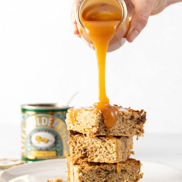 Sticky toffee pudding flapjack 4